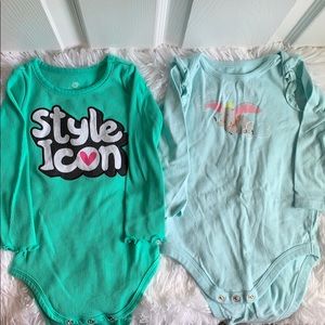 EUC 2 long sleeve bodysuits size 18M